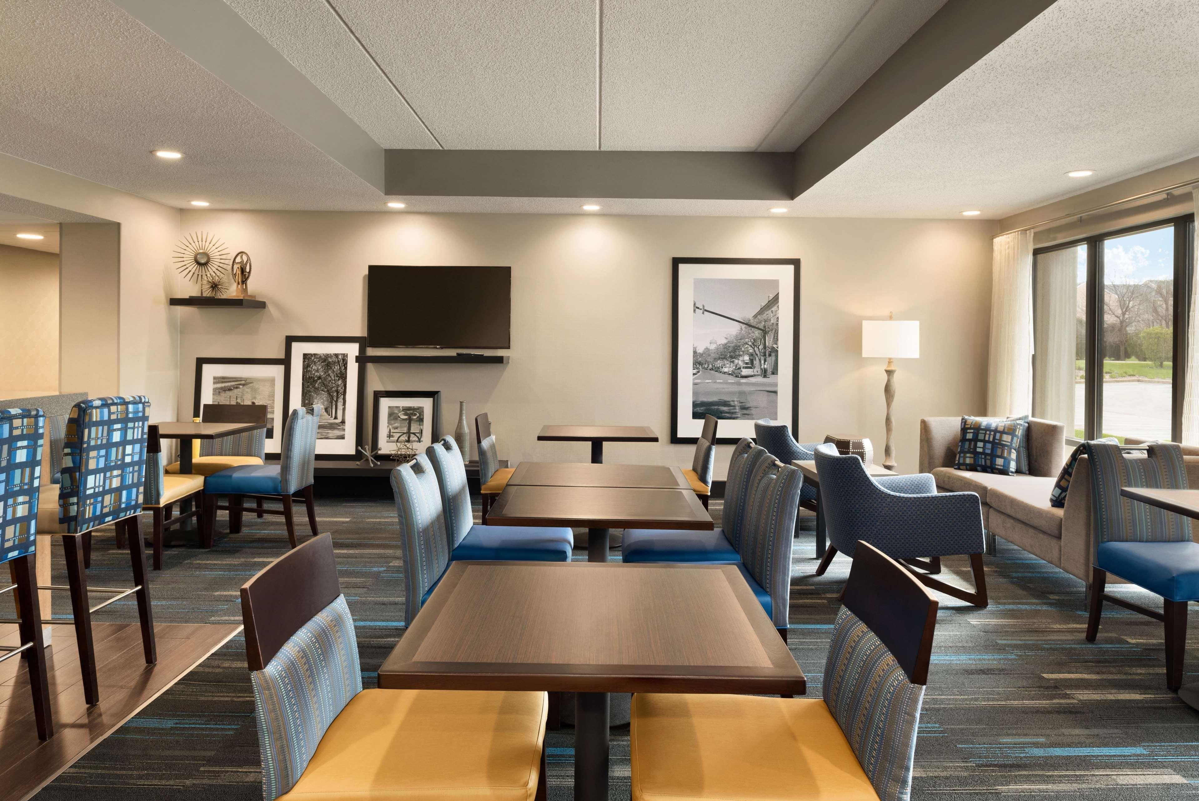 Hampton Inn Appleton-Fox River Mall Area Extérieur photo